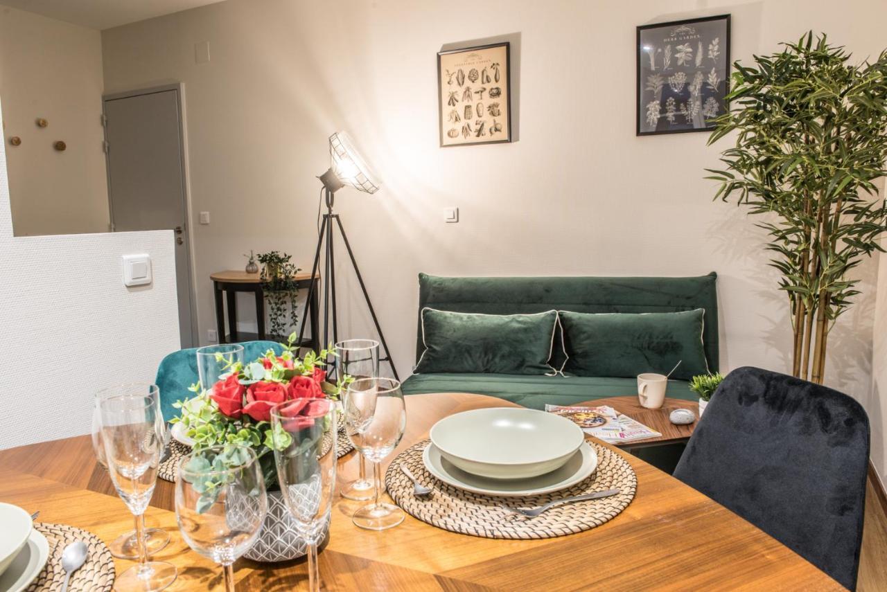Centre - Le Botanique - Parking Apartment
